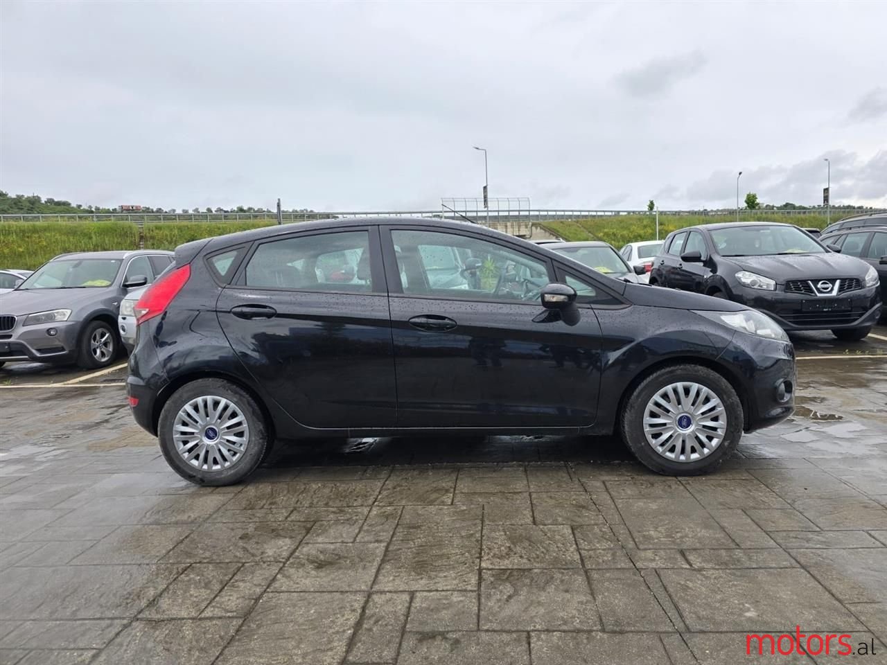 2011' Ford Fiesta photo #4