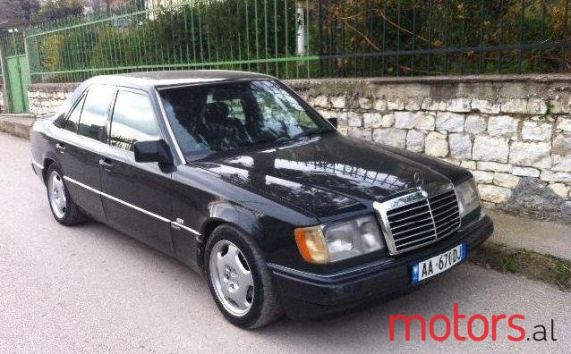 1992' Mercedes-Benz E-Class photo #1