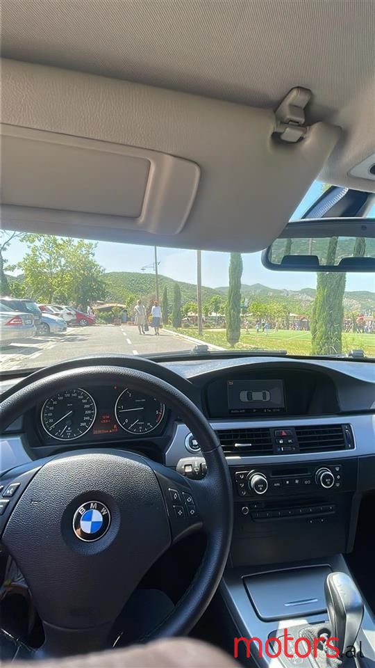 2009' BMW 320 photo #6