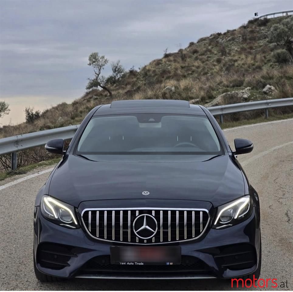 2018' Mercedes-Benz E 220 photo #2