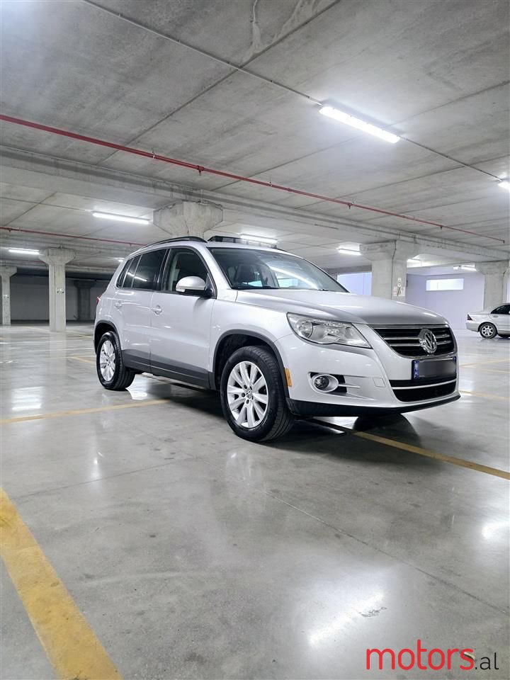 2009' Volkswagen Tiguan photo #3