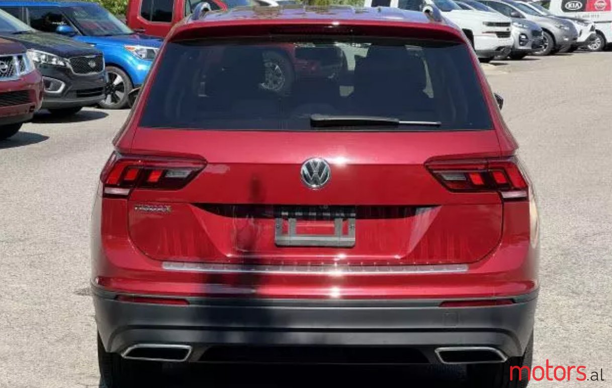 2019' Volkswagen Tiguan S photo #5