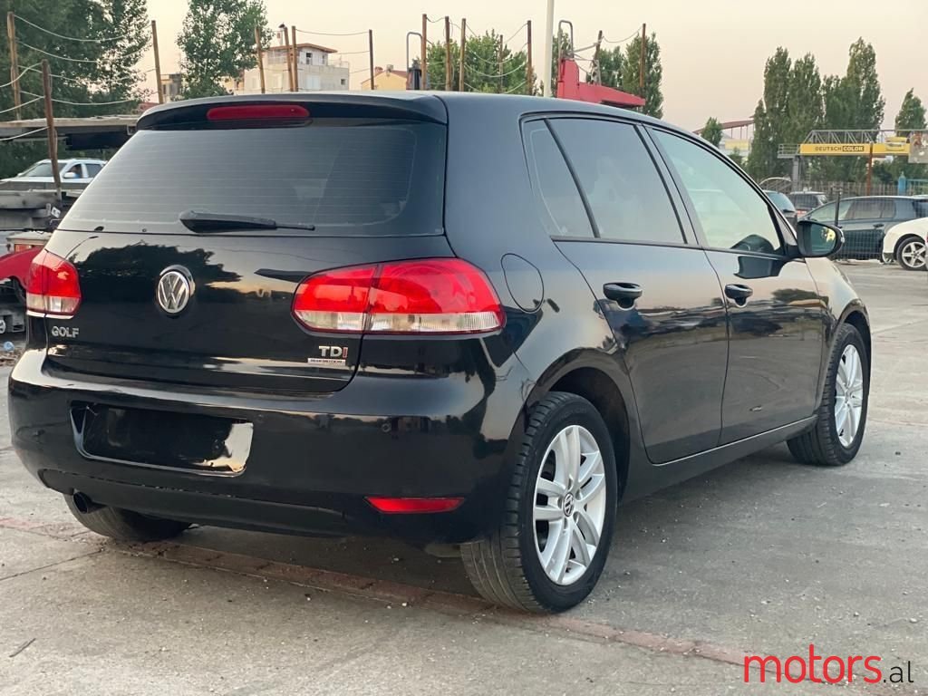 2011' Volkswagen Golf photo #4