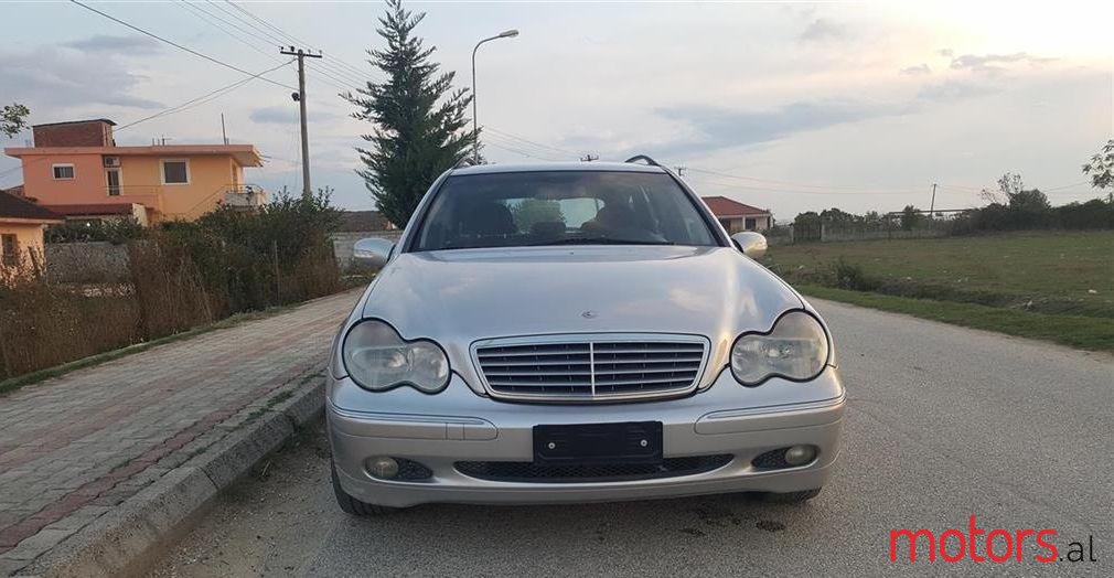 2001' Mercedes-Benz 220 photo #1