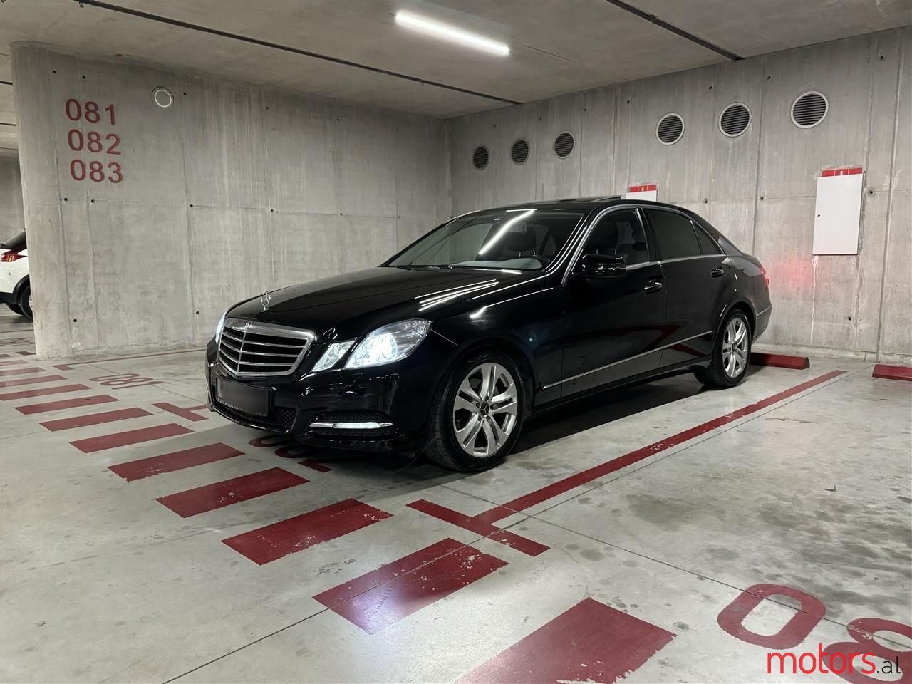 2012' Mercedes-Benz E 220 photo #1