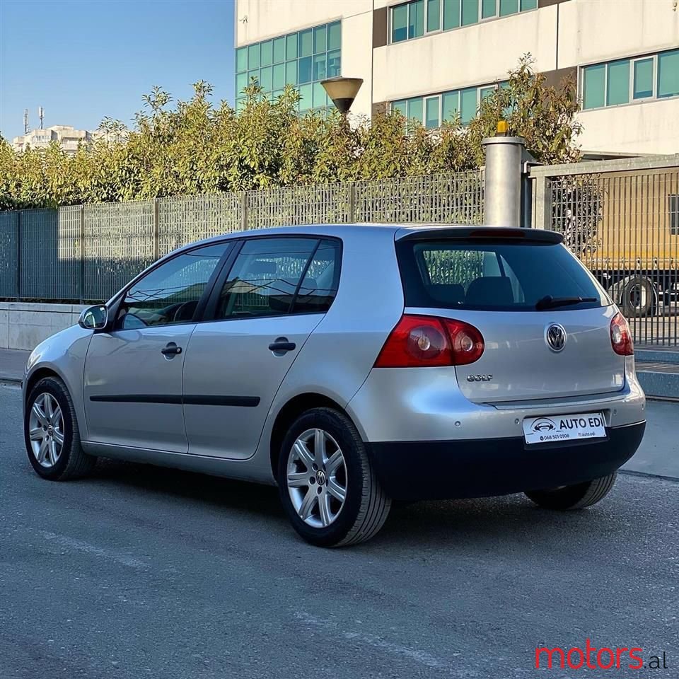 2005' Volkswagen Golf photo #3