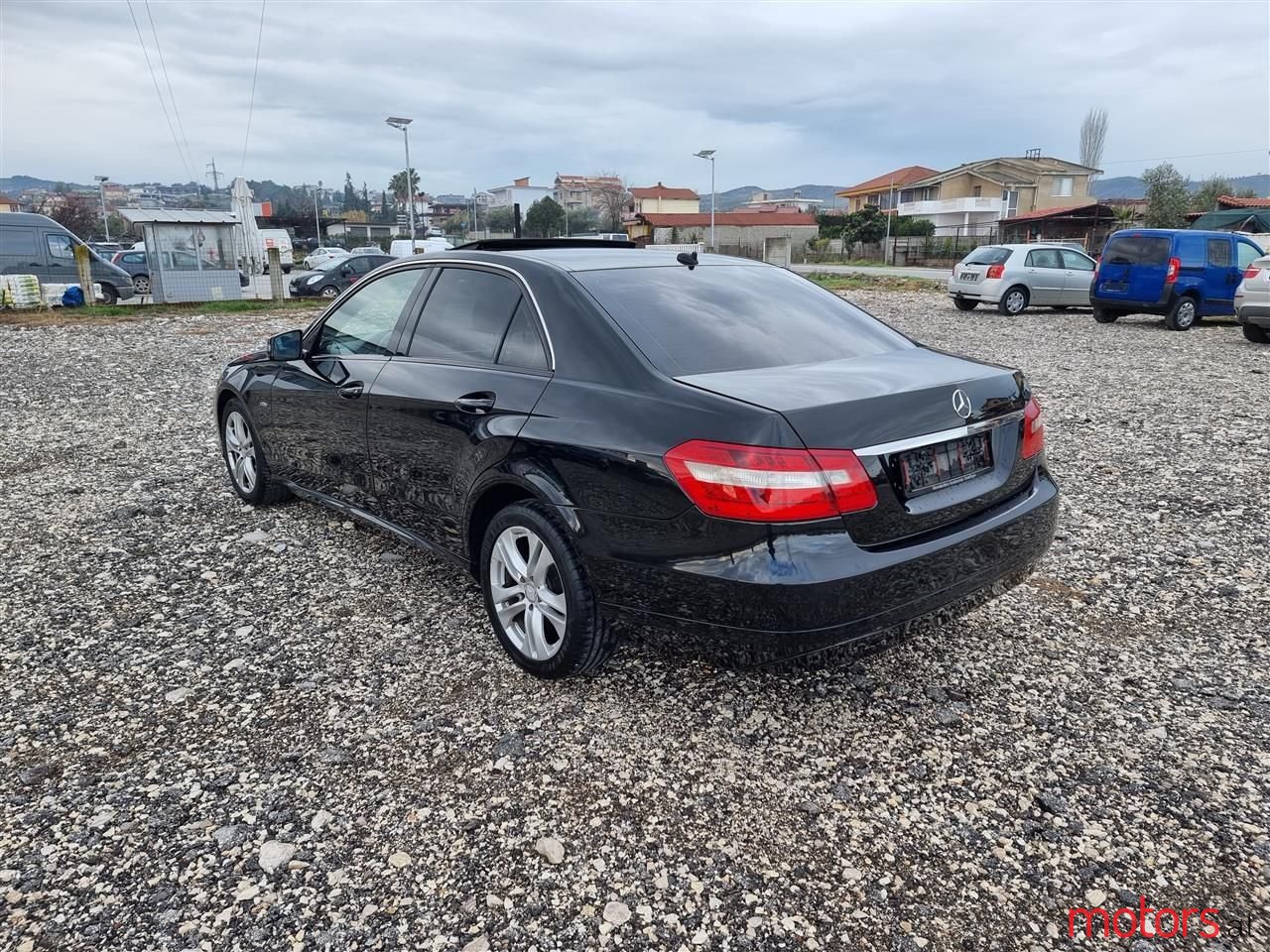 2011' Mercedes-Benz E 220 photo #4