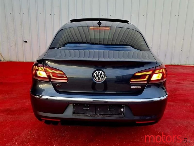 2012' Volkswagen Passat photo #3
