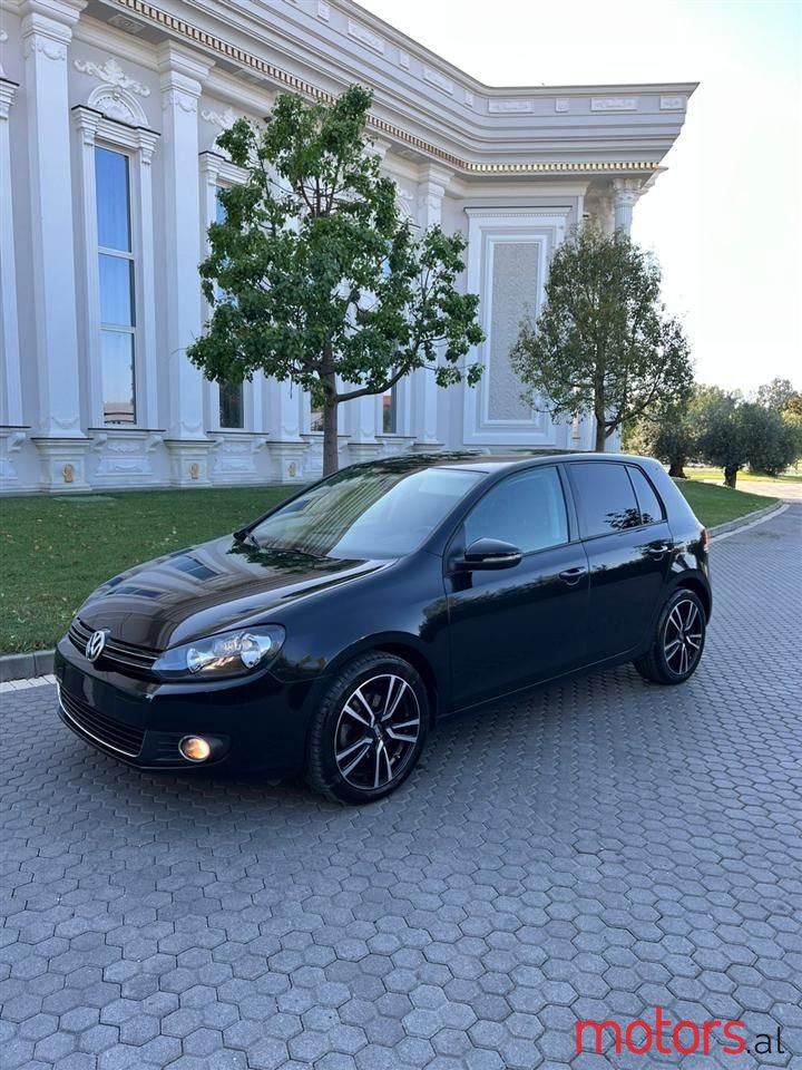 2010' Volkswagen Golf photo #2