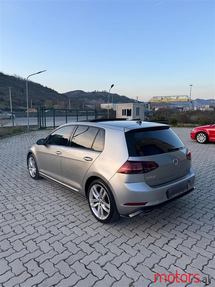 2015' Volkswagen Golf photo #4