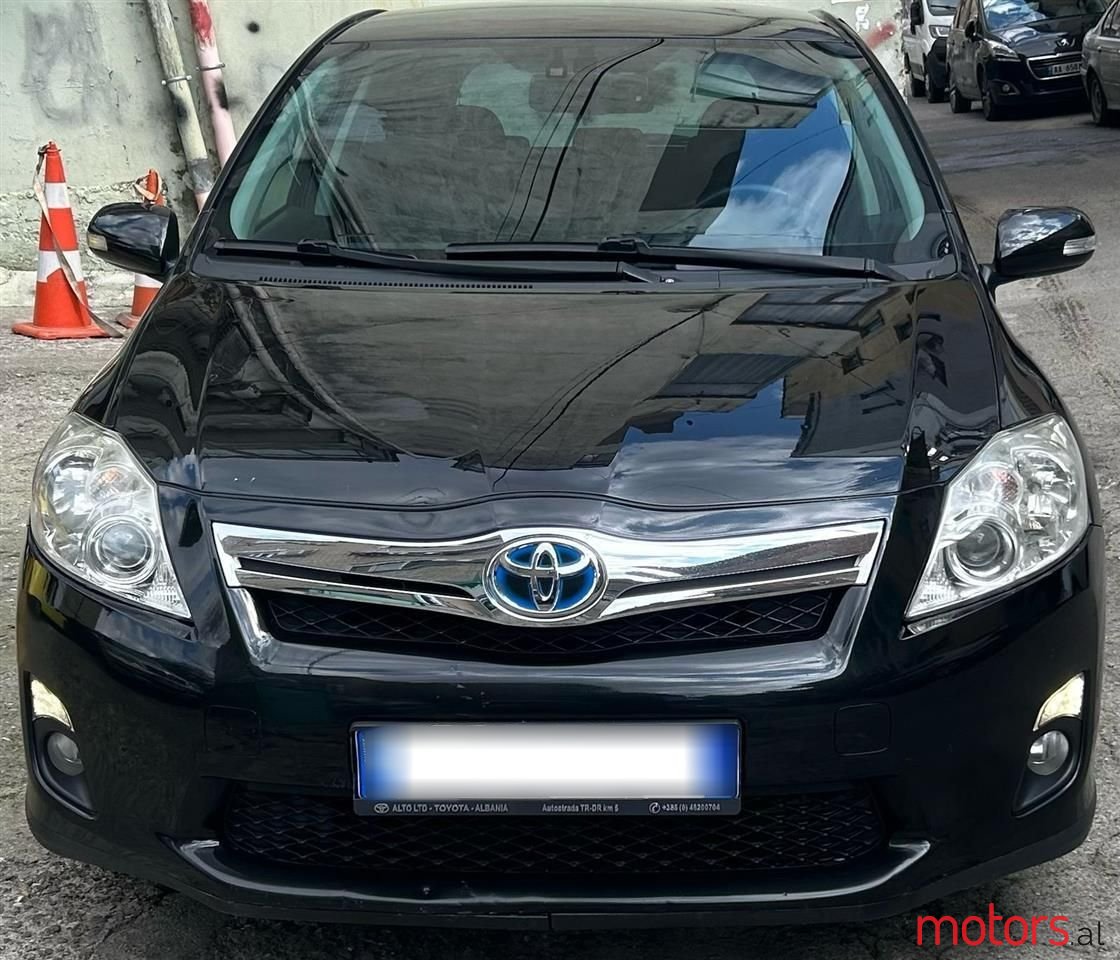 2011' Toyota Auris photo #3