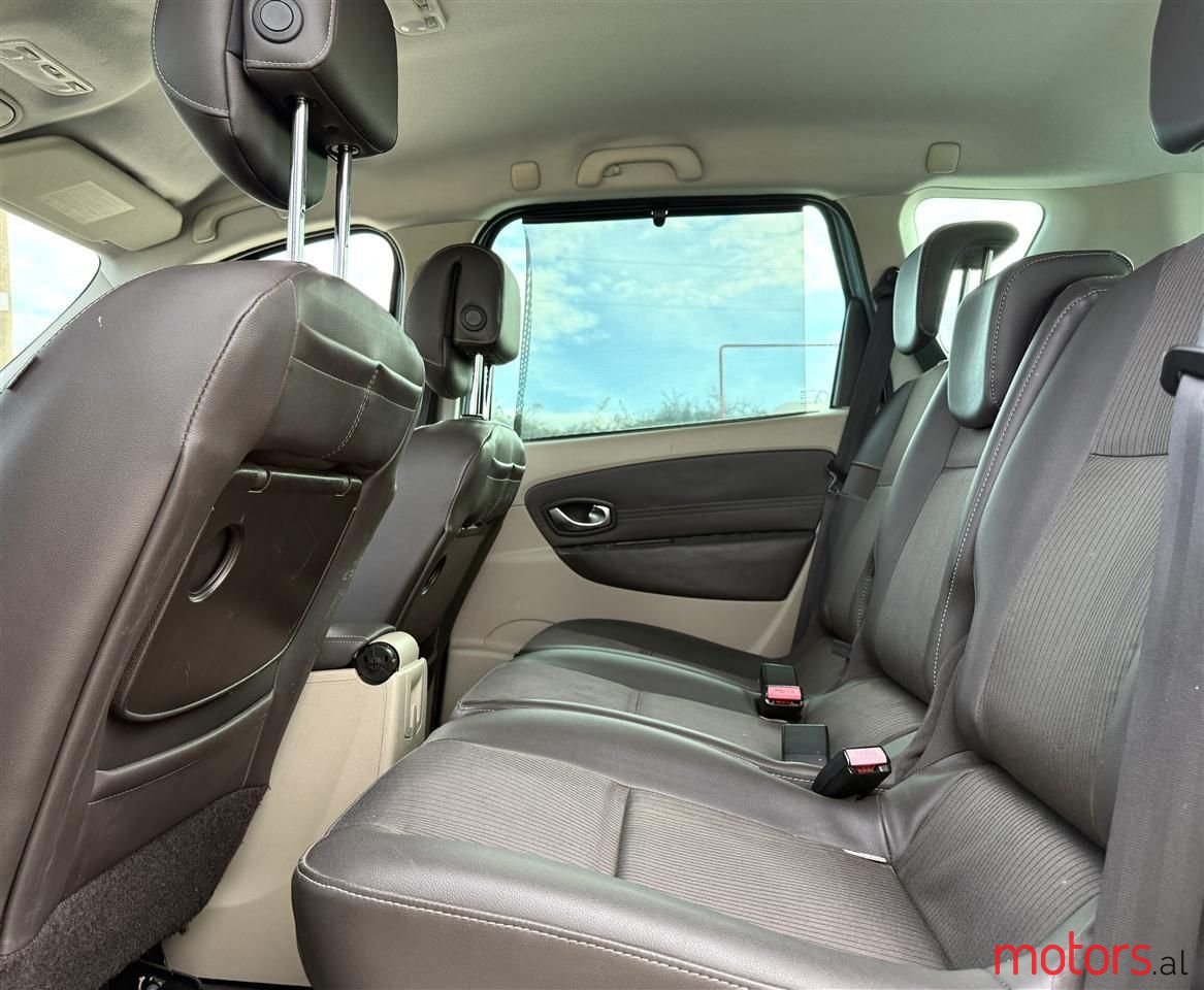 2012' Renault Scenic photo #3