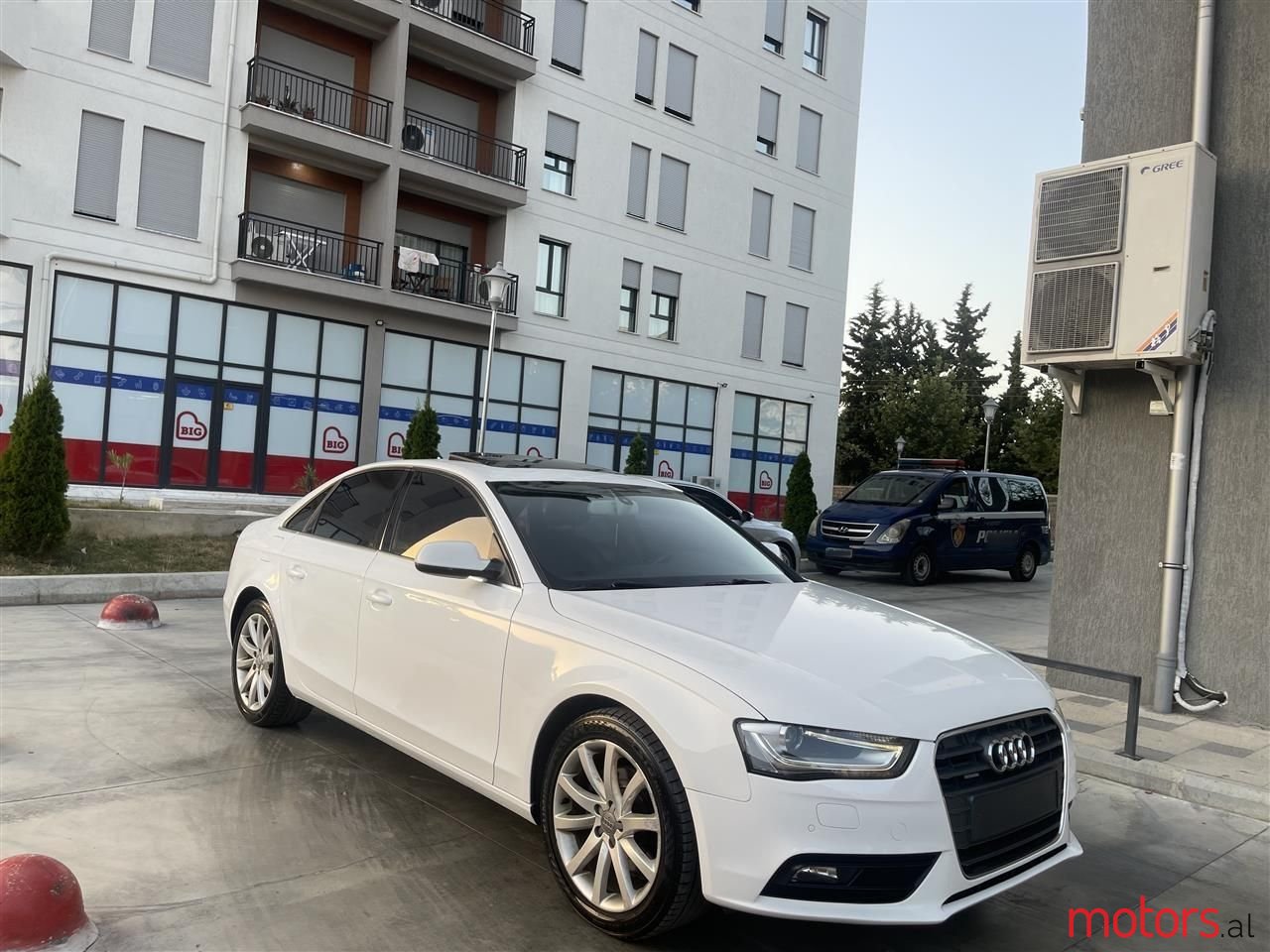 2015' Audi A4 photo #1