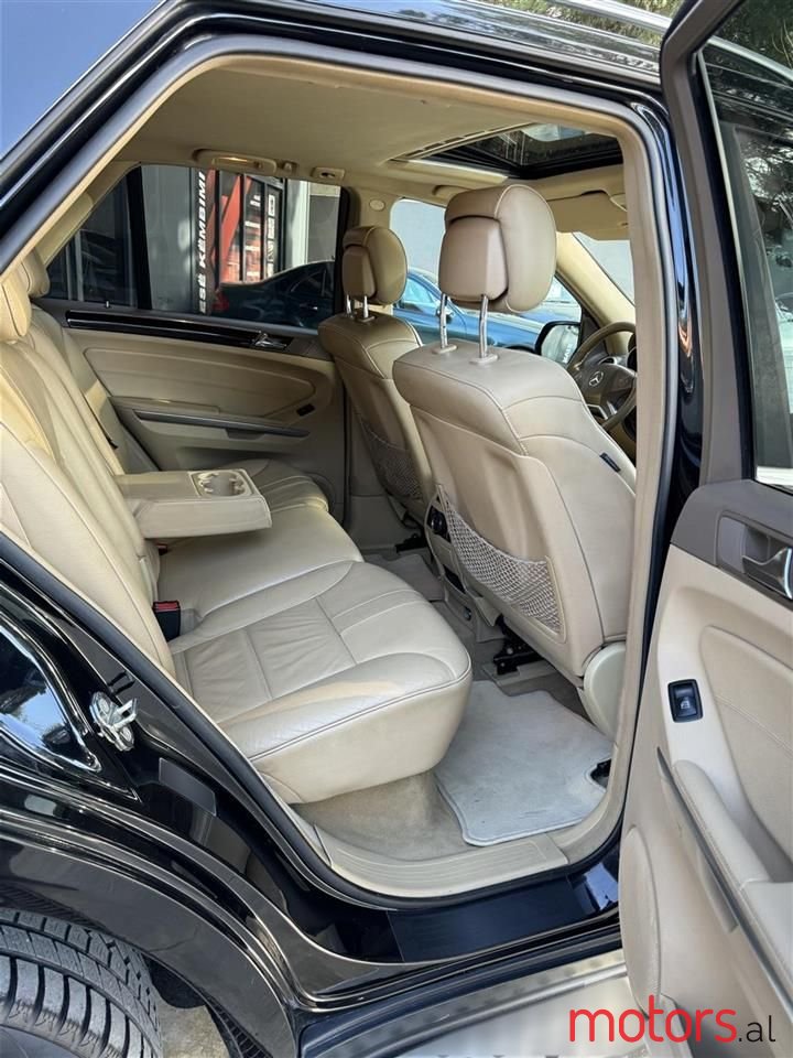 2010' Mercedes-Benz ML 320 photo #3