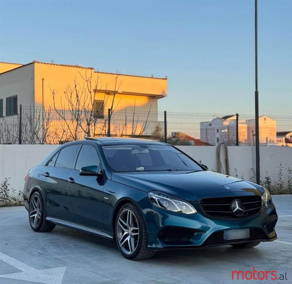 2014' Mercedes-Benz E 220 photo #2