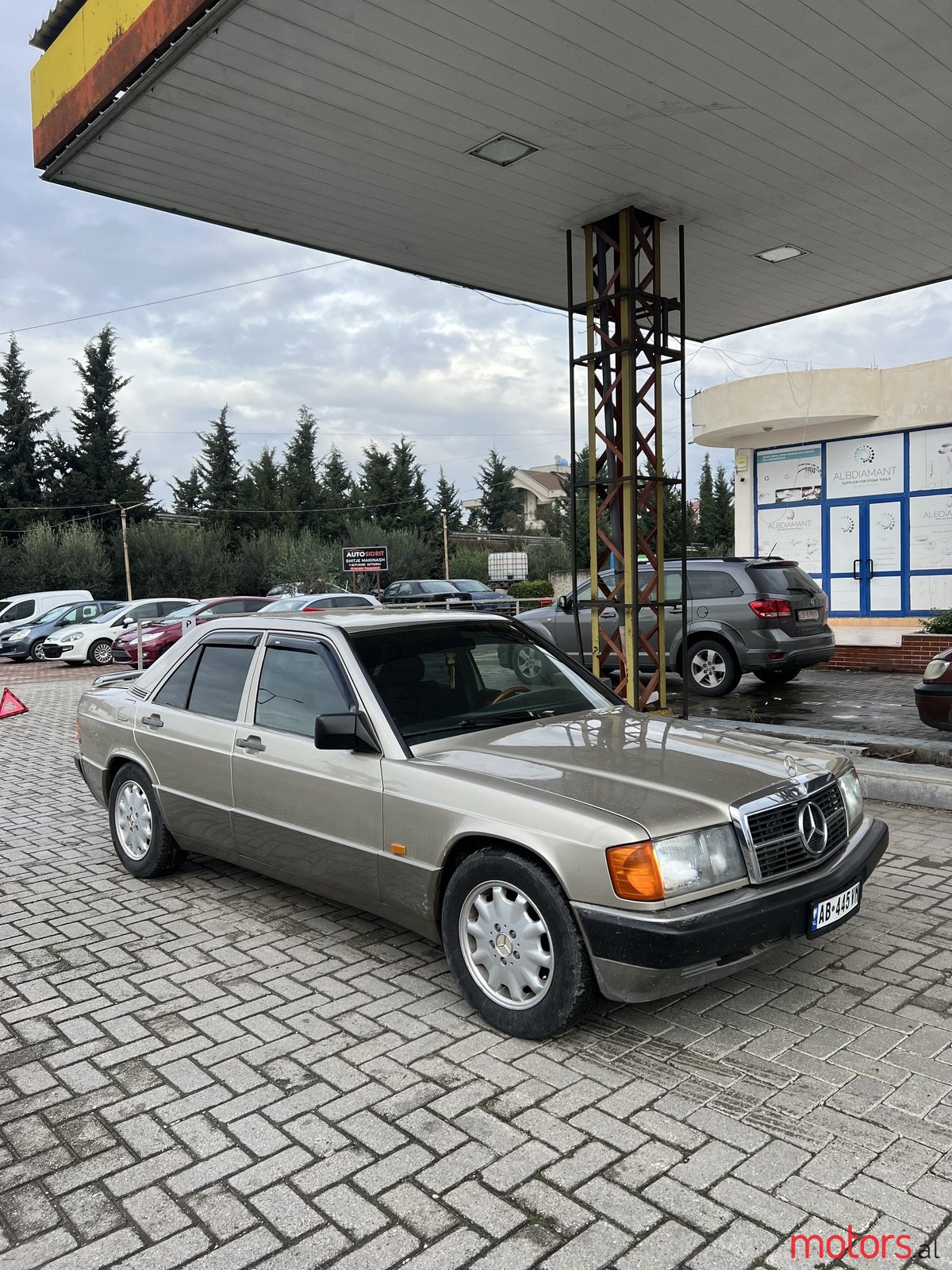1989' Mercedes-Benz 190 photo #3
