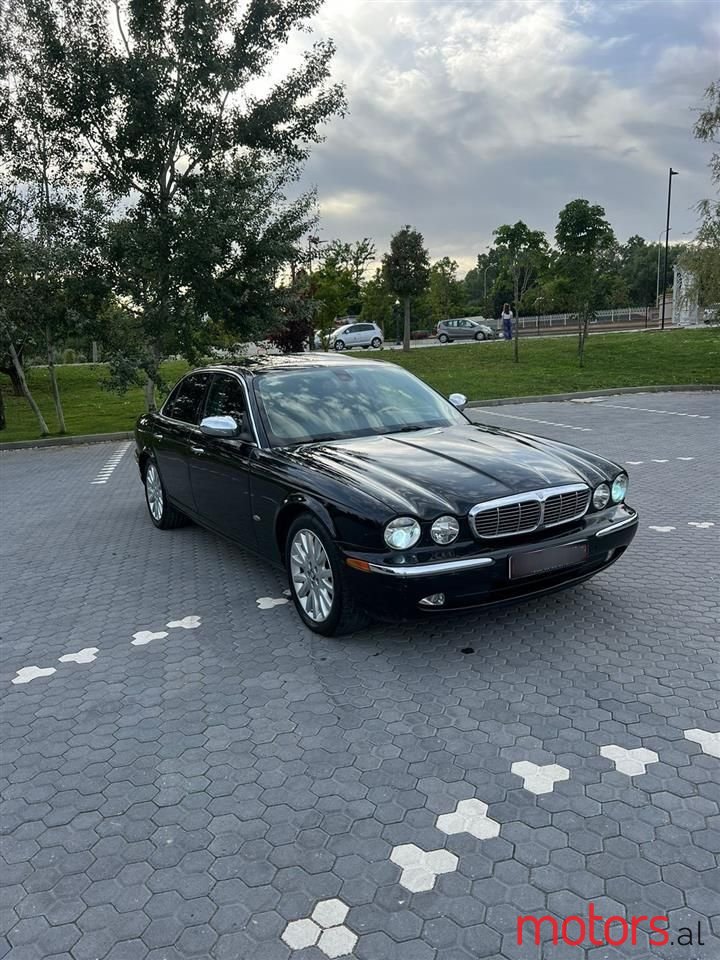 2006' Jaguar XJ photo #1