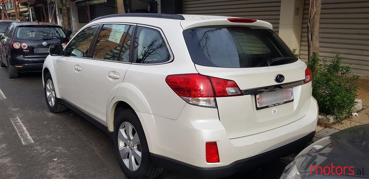 2010' Subaru Outback photo #3