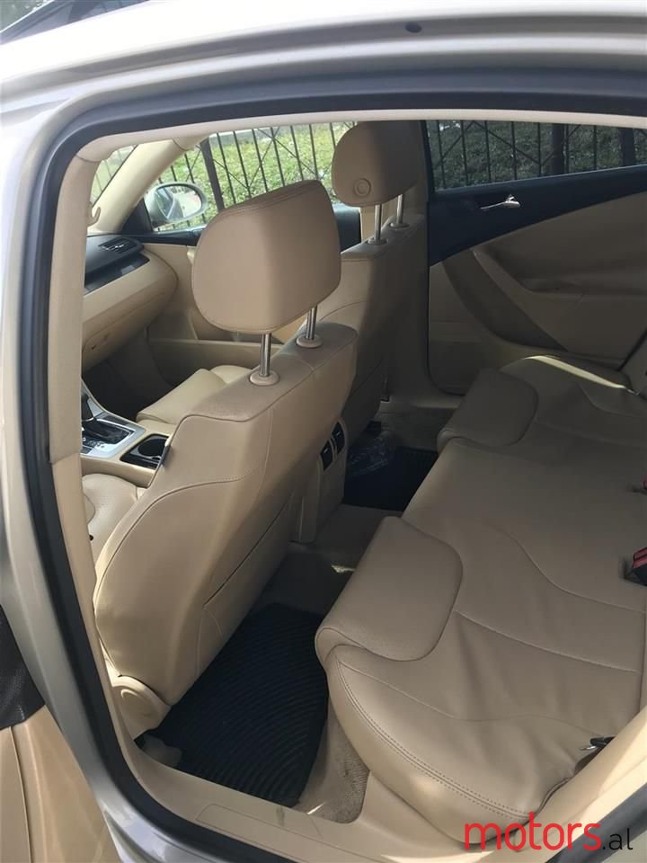 2006' Volkswagen Passat photo #2