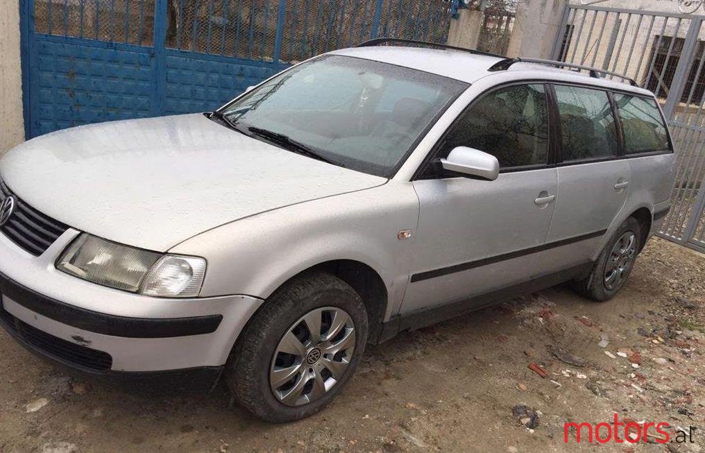 1999' Volkswagen Passat photo #1