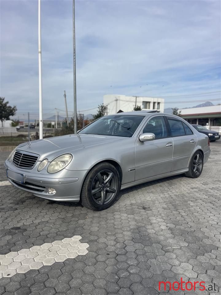 2004' Mercedes-Benz E 200 photo #6