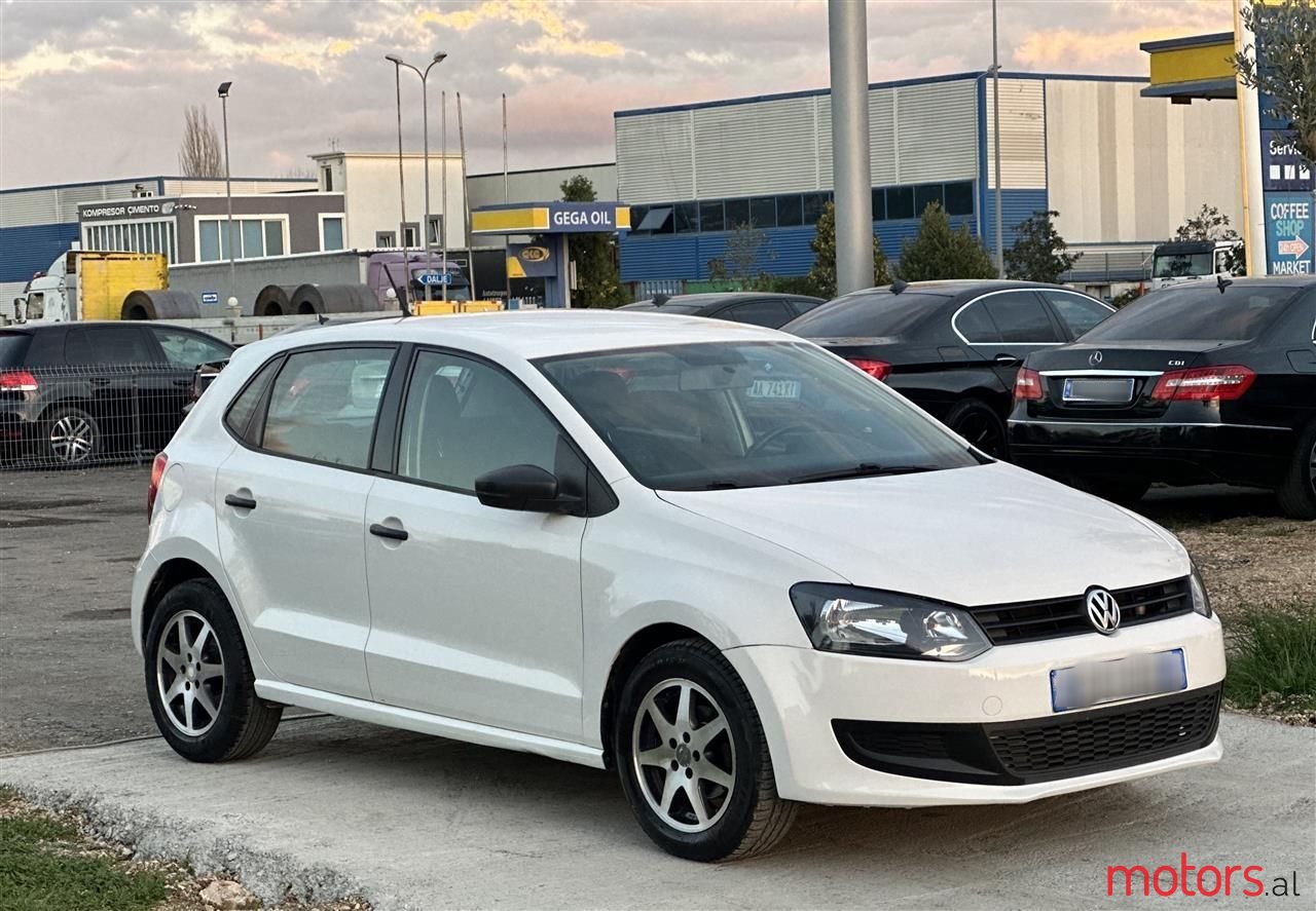 2011' Volkswagen Polo photo #3