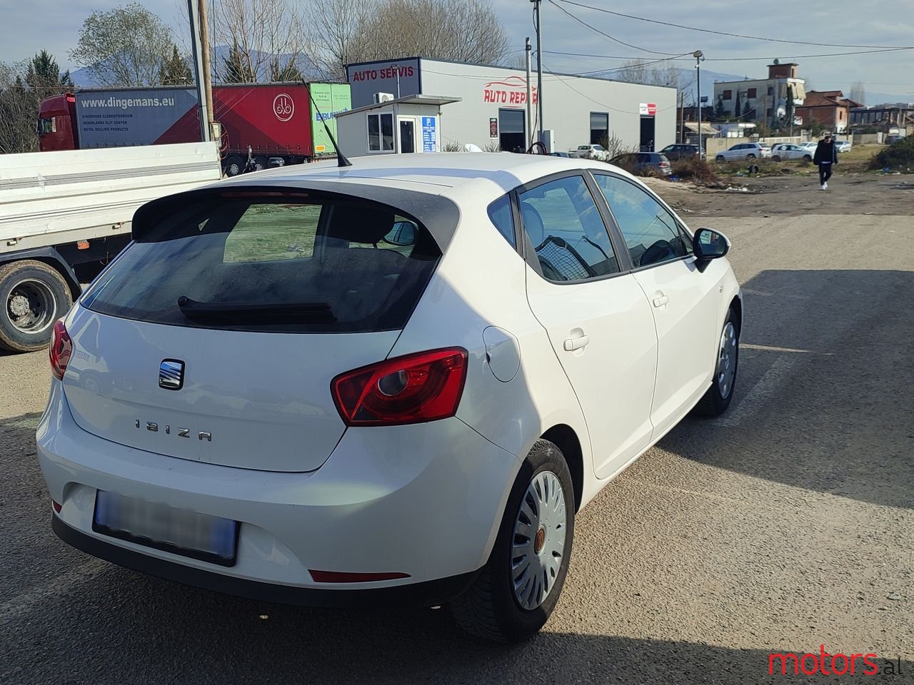 2010' SEAT Ibiza photo #3