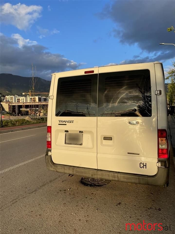 2010' Ford Transit photo #3