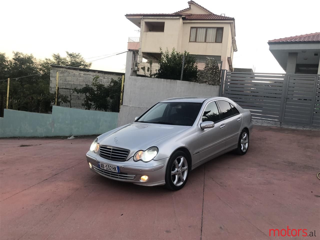 2005' Mercedes-Benz C 220 photo #1