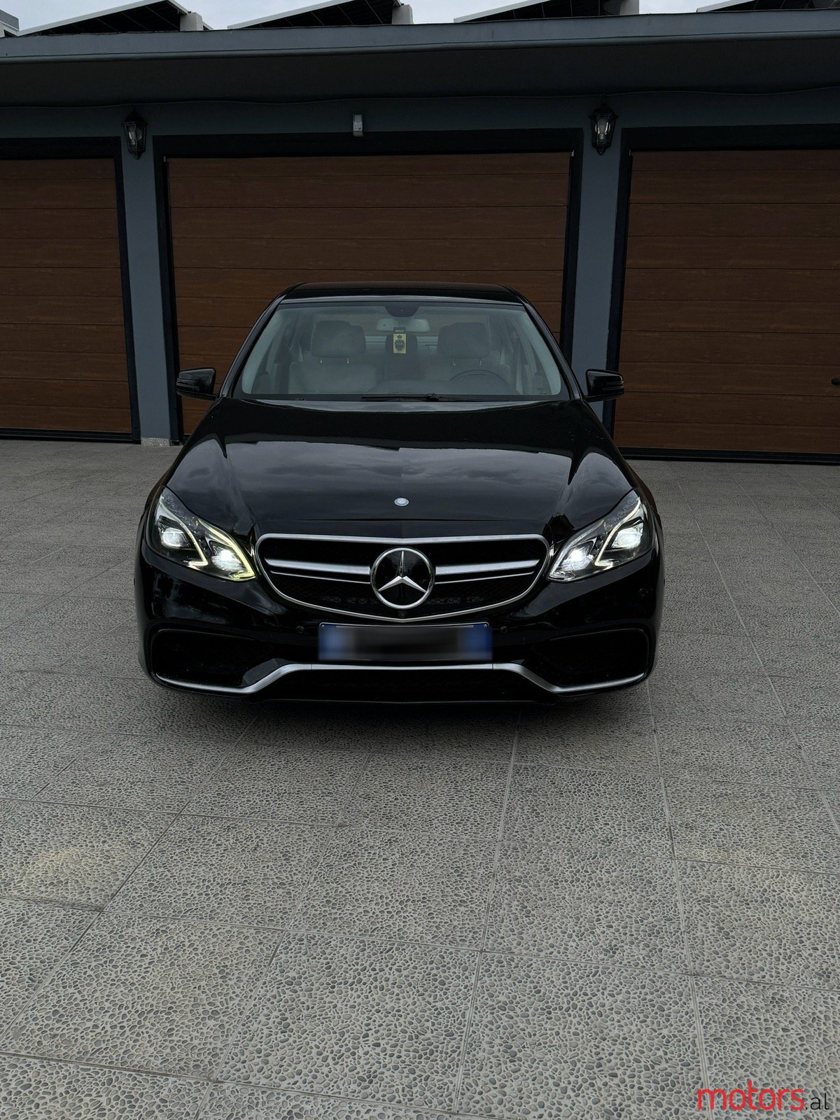 2014' Mercedes-Benz E 220 photo #1