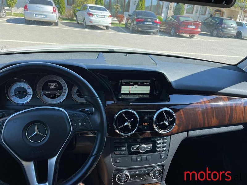 2014' Mercedes-Benz GLK 250 photo #2