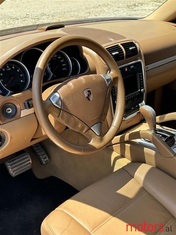 2007' Porsche Cayenne photo #2