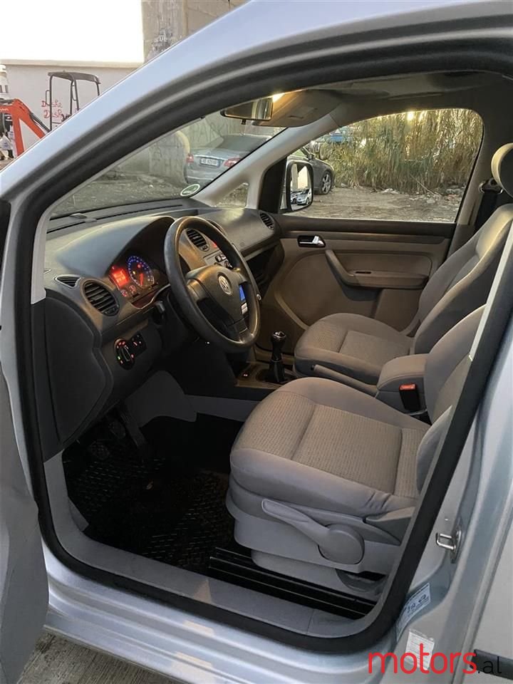 2010' Volkswagen Caddy photo #4