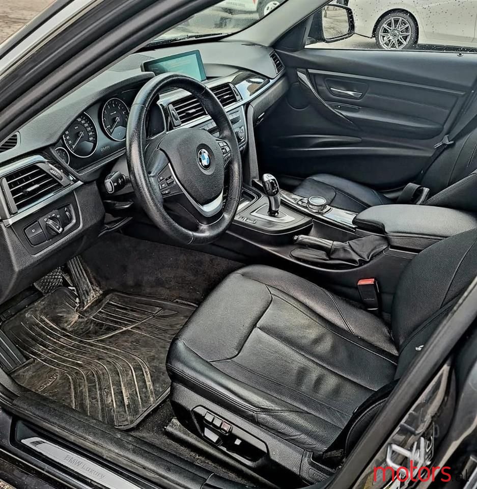 2015' BMW 3 Series photo #3