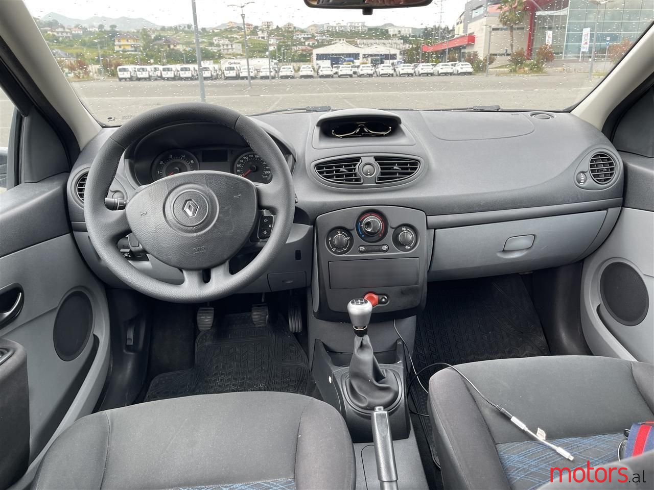 2007' Renault Clio photo #2