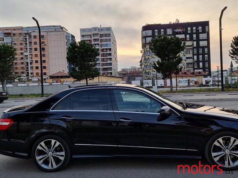 2012' Mercedes-Benz E 350 photo #5