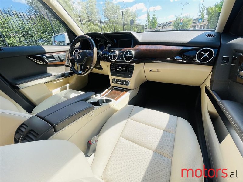 2015' Mercedes-Benz 250 photo #2