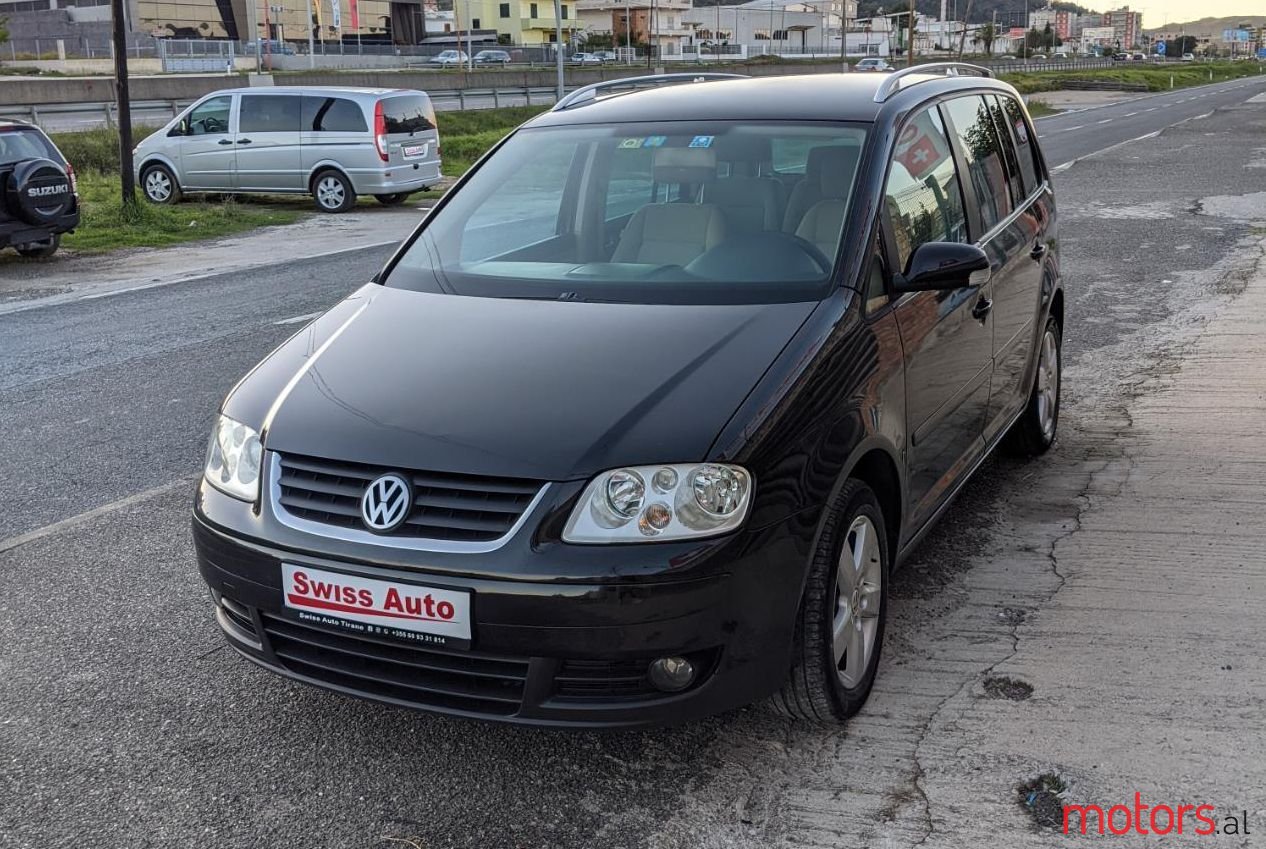 2006' Volkswagen Touran photo #1