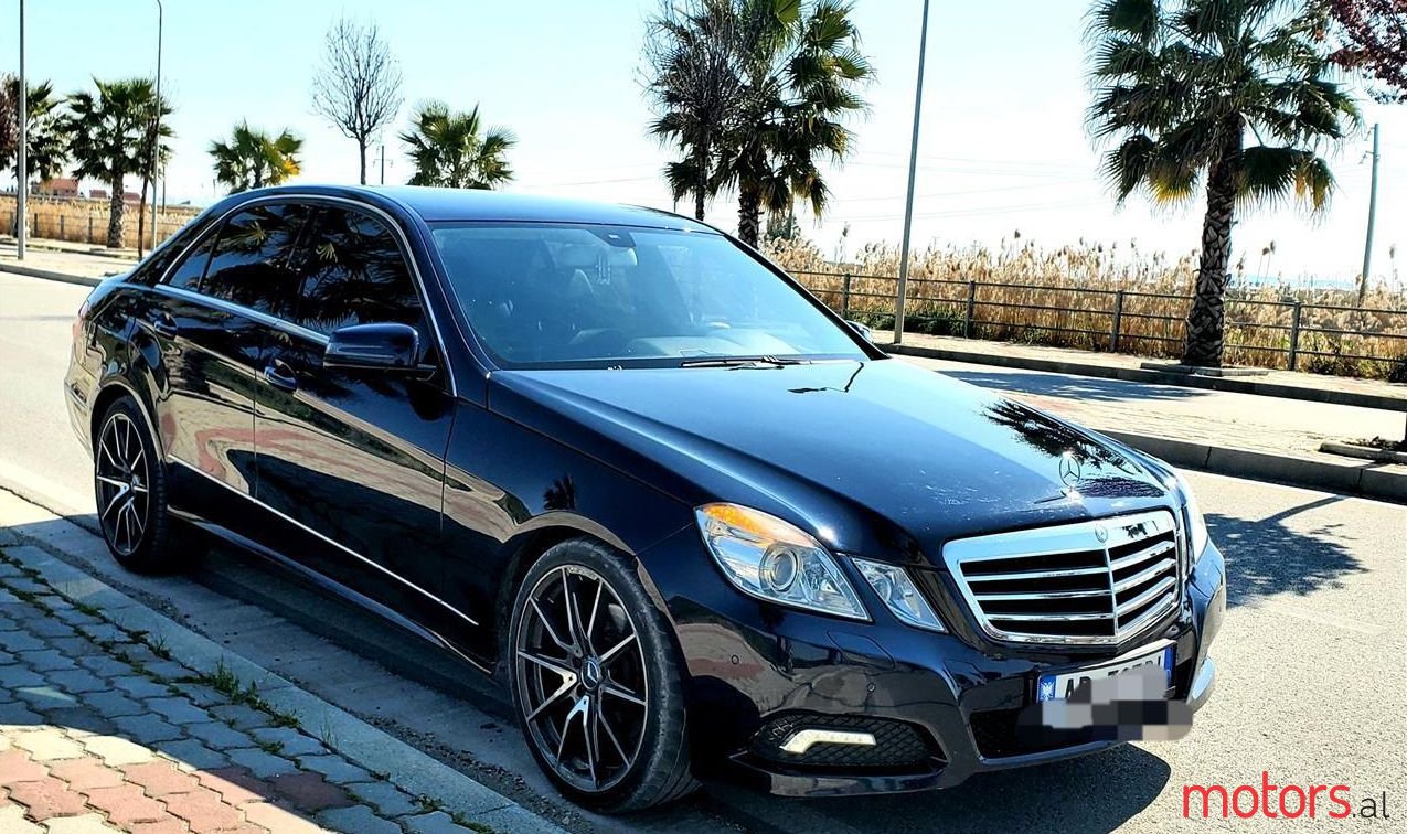 2010' Mercedes-Benz E 220 photo #1