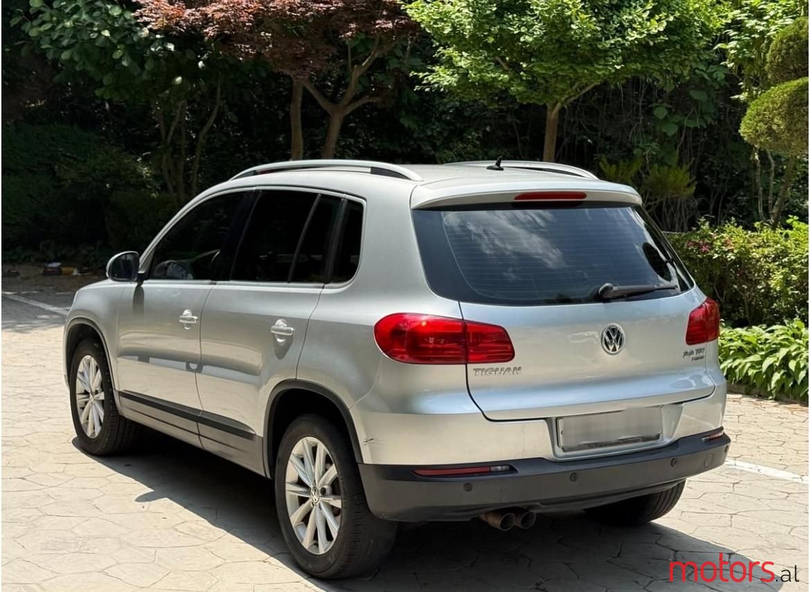 2014' Volkswagen Tiguan photo #2