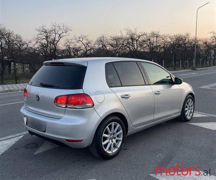 2010' Volkswagen Golf photo #6