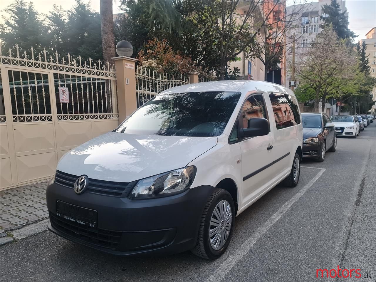 2014' Volkswagen Caddy photo #2