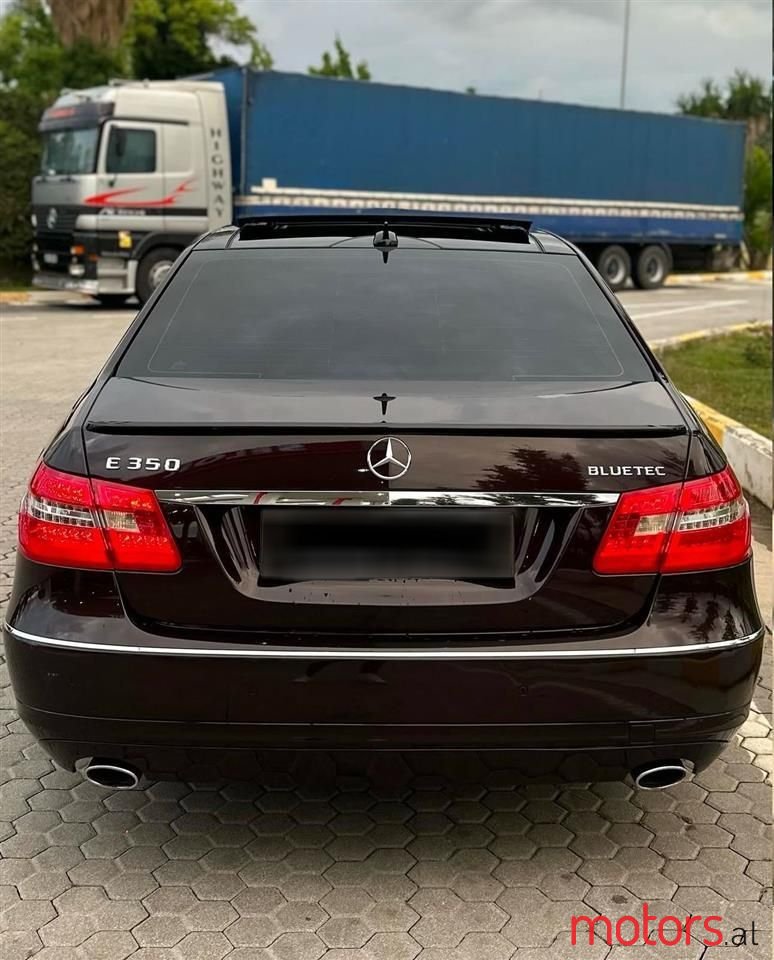 2012' Mercedes-Benz E 350 photo #6