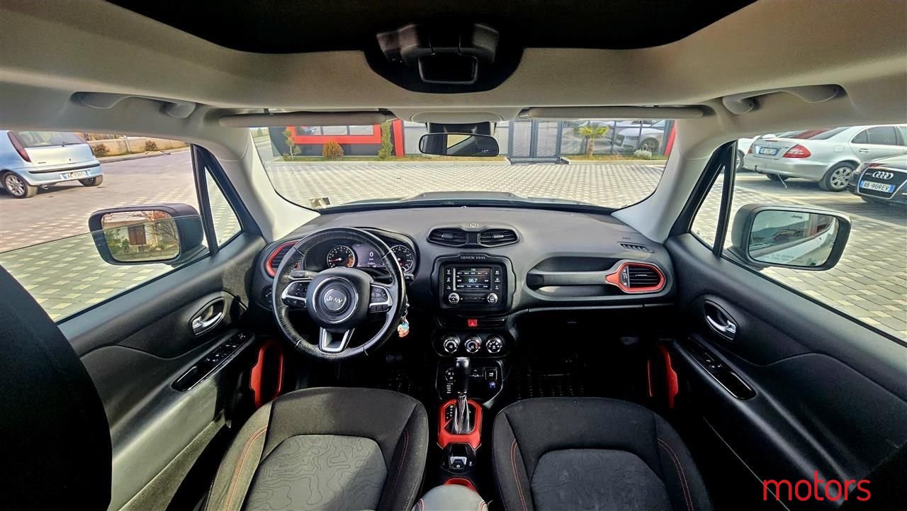 2016' Jeep Renegade photo #3