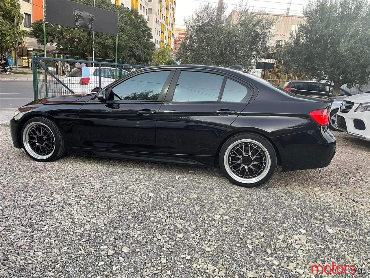 2012' BMW 320 photo #2