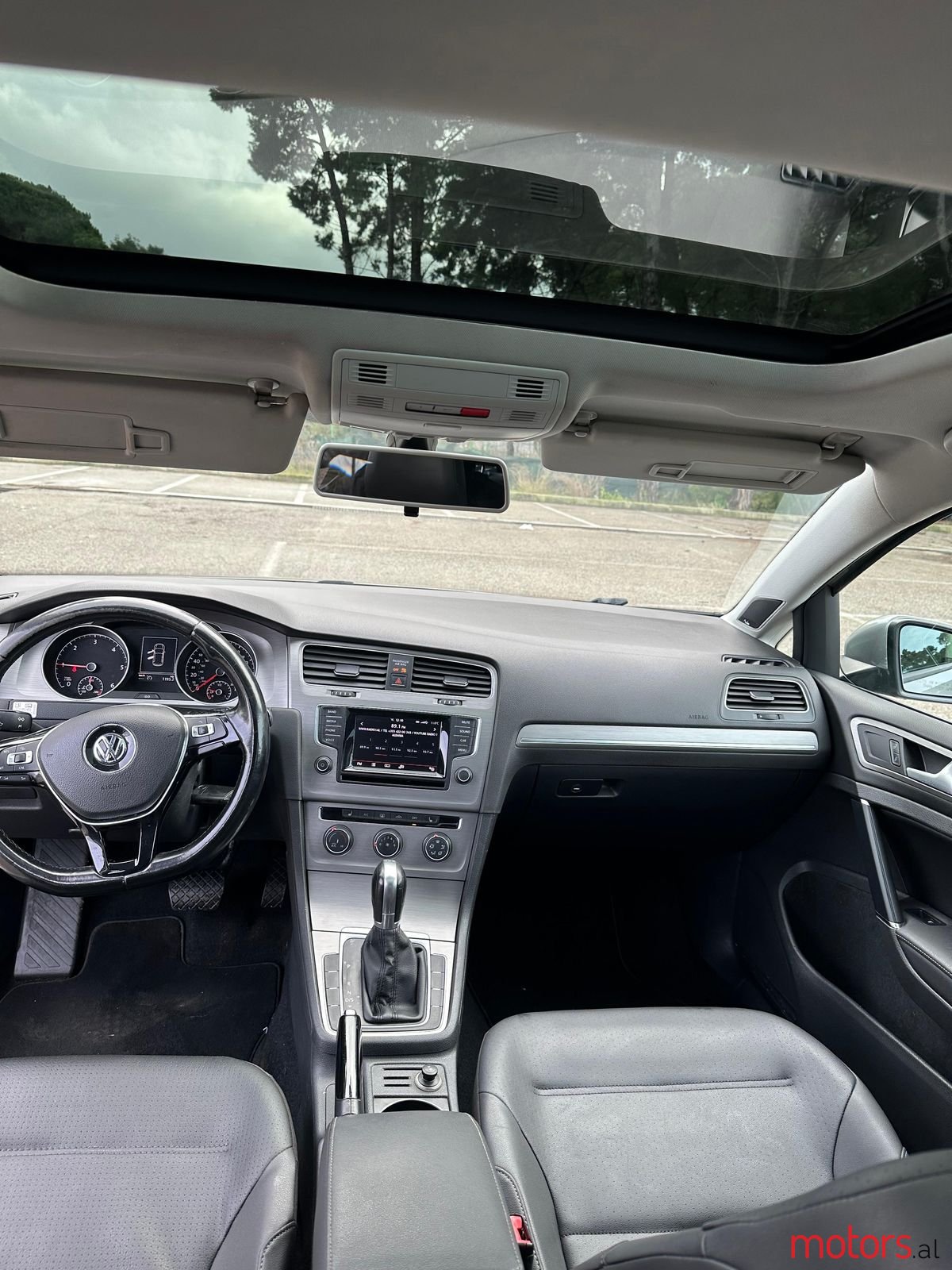 2015' Volkswagen Golf photo #5
