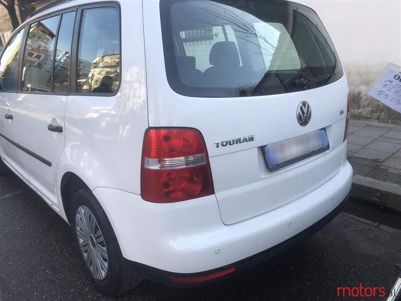 2007' Volkswagen Touran photo #3