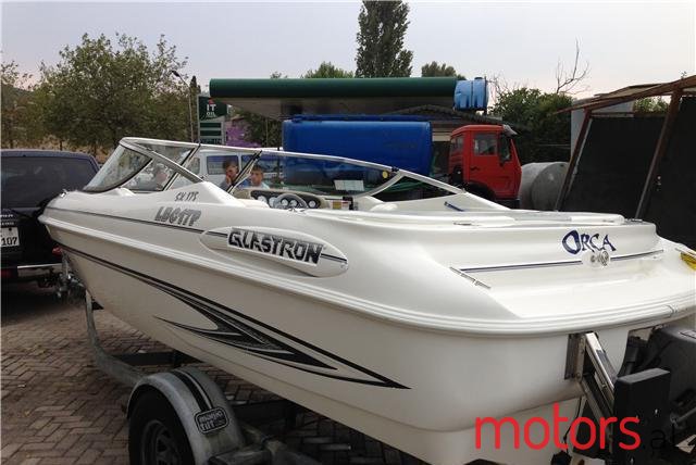 2000' Glastron photo #2