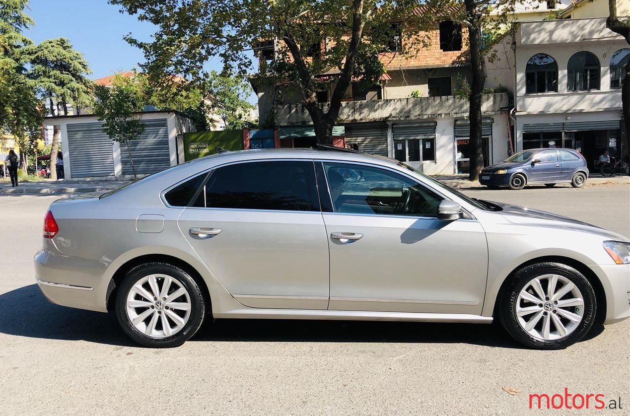 2013' Volkswagen Passat photo #1