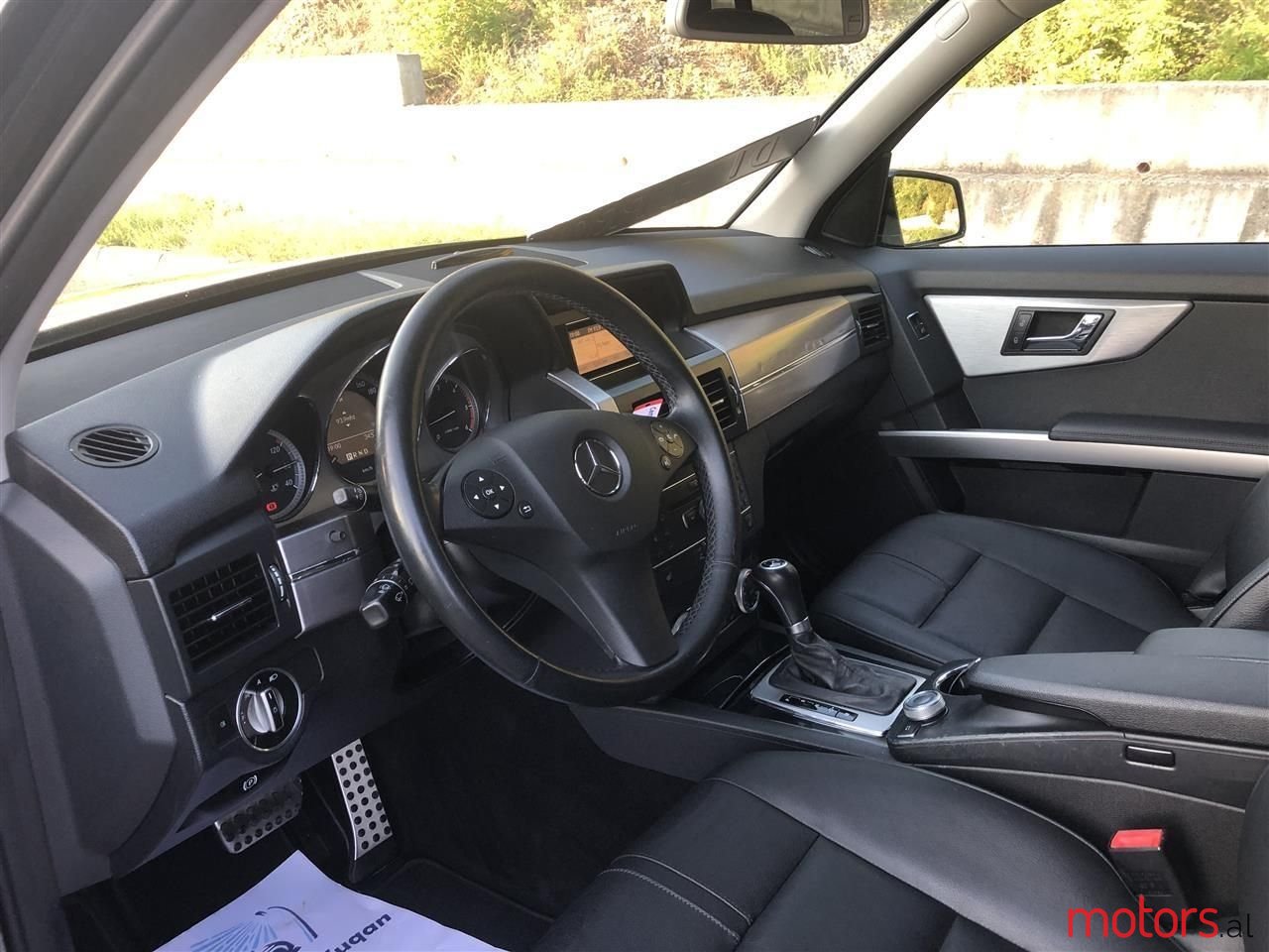 2011' Mercedes-Benz GLK 250 photo #6